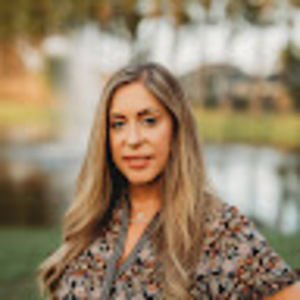 Meet your Posher, Stelina